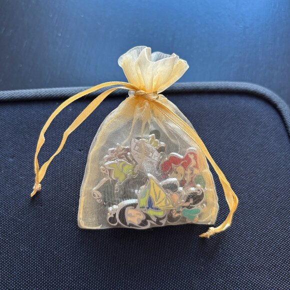 *Authentic* Lot of 6 Disney Princess Pins - Picture 4 of 4